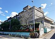 小学校「半田市立岩滑小学校まで1174m」