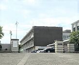 中学校「半田市立半田中学校まで3104m」