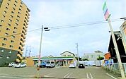 コンビニ「ファミリーマート半田南本町店まで286m」