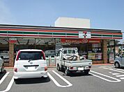 コンビニ「セブンイレブンまで230m」