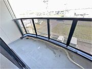 マンションの中でもベランダ広いです。