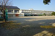 小学校「豊川市立小坂井西小学校まで1239m」