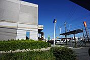 銀行「豊川信用金庫まで270m」