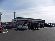 コンビニ「ファミリーマートまで780m」
