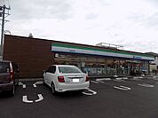 コンビニ「ファミリーマートまで300m」