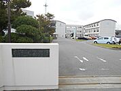 中学校「西尾市立鶴城中学校まで1139m」