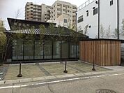 病院「都築医院まで200m」