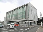 銀行「碧海信用金庫サルビア支店まで30m」