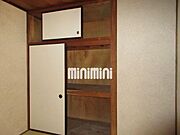 和室の押入れです