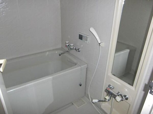画像9:保温機能付きのバスルーム