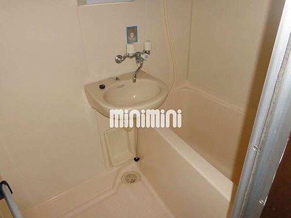 画像9:洗面付きのバスルームです