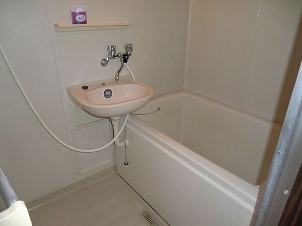 画像8:洗面付きのバスルームスペースです！