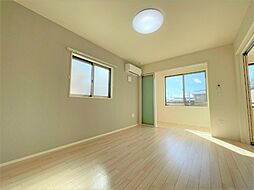 ルシェロ 202 2階2LDKのリビング/ダイニング