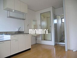 ピロティー天神 2階2DKのリビング/ダイニング