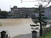 中学校「犬山市立犬山中学校まで1033m」
