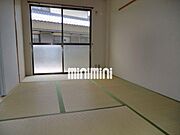 和室で落ち着きましょう。