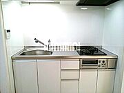 2口コンロのシステムキッチン。