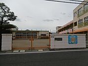 幼稚園、保育園「二本木幼稚園まで130m」
