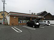 コンビニ「セブンイレブンまで630m」