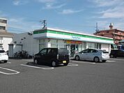 コンビニ「ファミリーマートまで150m」