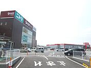 スーパー「ヤマナカまで880m」