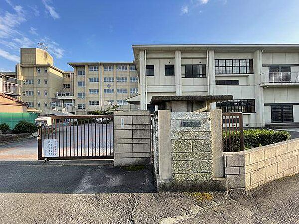 画像18:中学校「稲沢市立稲沢中学校まで266m」