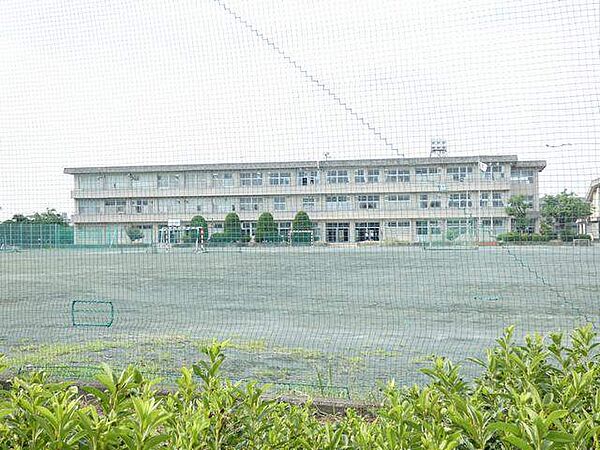 画像14:中学校「稲沢市立稲沢西中学校まで1081m」