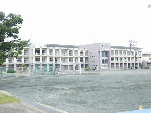 画像23:中学校「稲沢市立平和中学校まで2618m」