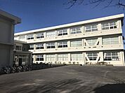中学校「常滑市立南陵中学校まで2759m」