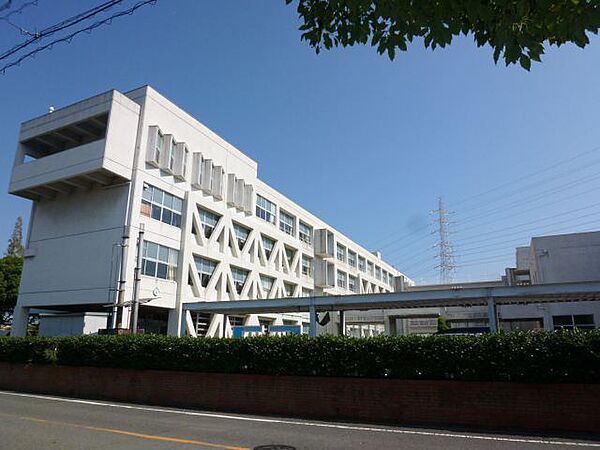 画像19:中学校「岩倉市立南部中学校まで1688m」