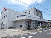 郵便局「岩倉郵便局まで608m」