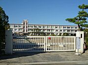 小学校「岩倉市立岩倉北小学校まで366m」
