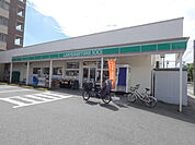 コンビニ「ローソンストア100岩倉中央町店まで217m」