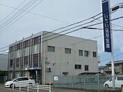 銀行「いちい信用金庫まで260m」