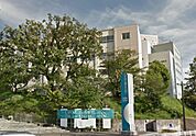 大学「至学館大学まで1900m」