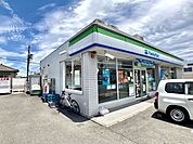 コンビニ「ファミリーマートまで360m」