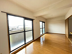 ロイヤルヒルズ 3階2LDKのリビング/ダイニング