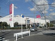 スーパー「イオンまで1400m」