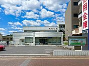 銀行「瀬戸信用金庫栄町支店まで685m」
