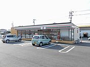 コンビニ「セブンイレブンまで710m」