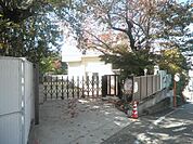 幼稚園、保育園「雪の聖母幼稚園まで60m」