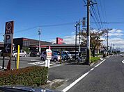 スーパー「ピアゴまで360m」