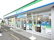 コンビニ「ファミリーマート　津島神守店まで220m」