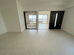 宝西春ハイツ 7階4LDKのリビング/ダイニング