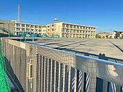 小学校「北名古屋市立師勝南小学校まで953m」