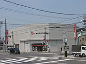銀行「三菱東京ＵＦＪ銀行まで860m」