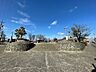 周辺：公園「コッツ山公園まで1090m」
