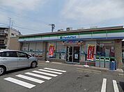 コンビニ「ファミリーマートまで1100m」