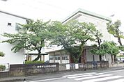 小学校「静岡市立井宮小学校まで408m」