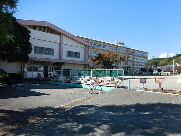 画像15:小学校「静岡市立西豊田小学校まで440m」